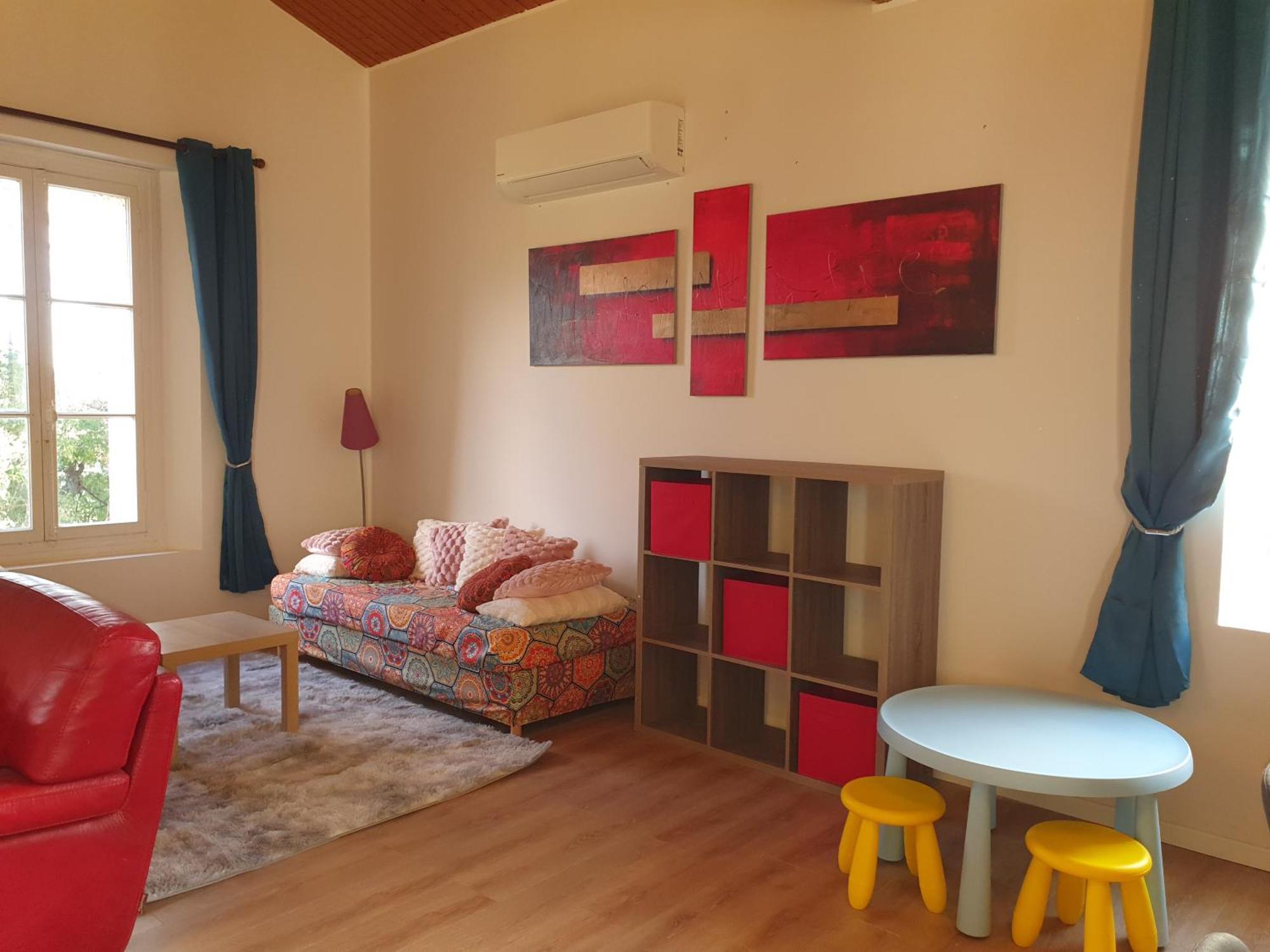 Maison Avec Piscine Location De Vacances Ferme Pedagogique Du Dolmen Le Pouget ภายนอก รูปภาพ