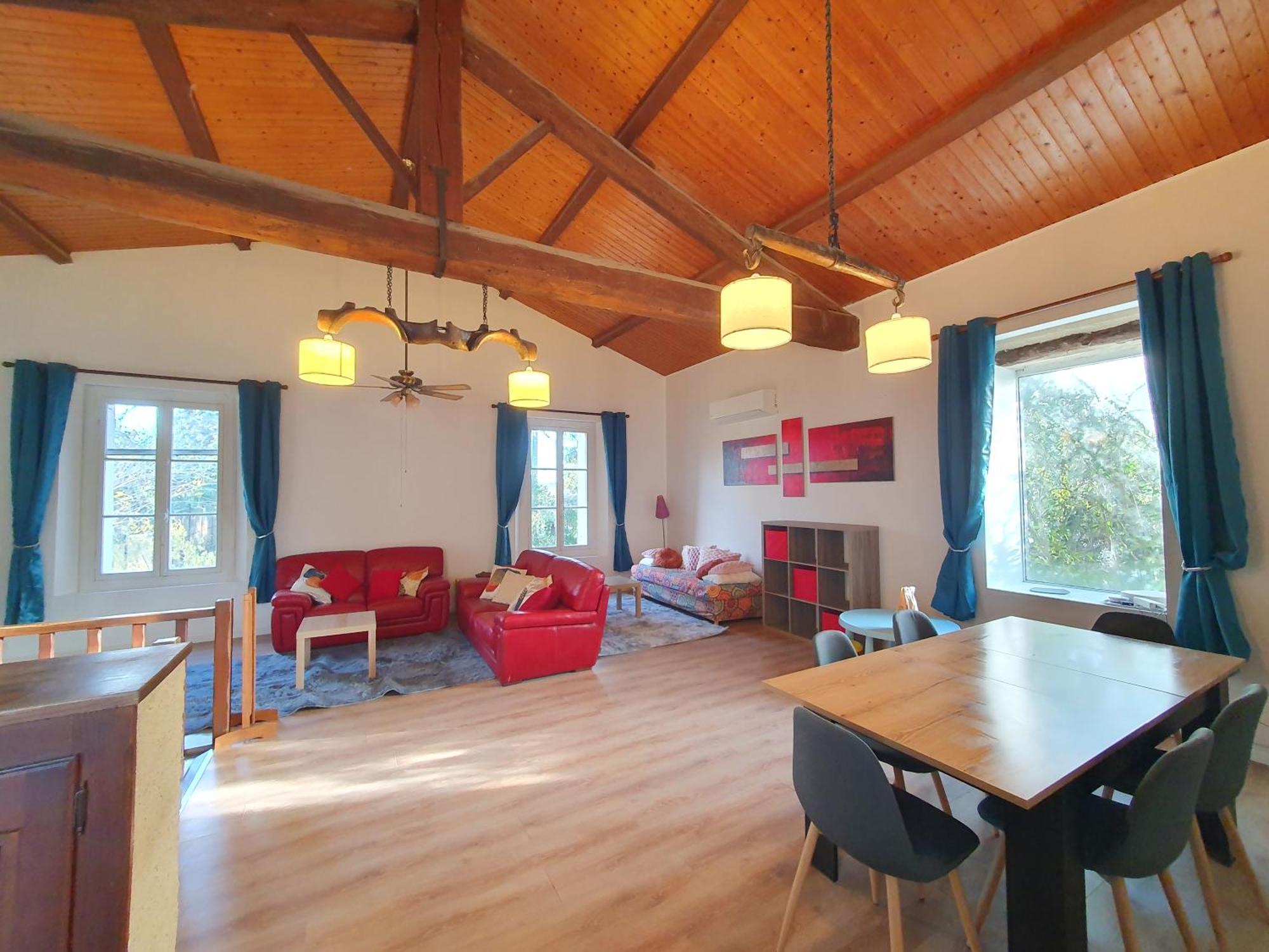 Maison Avec Piscine Location De Vacances Ferme Pedagogique Du Dolmen Le Pouget ภายนอก รูปภาพ