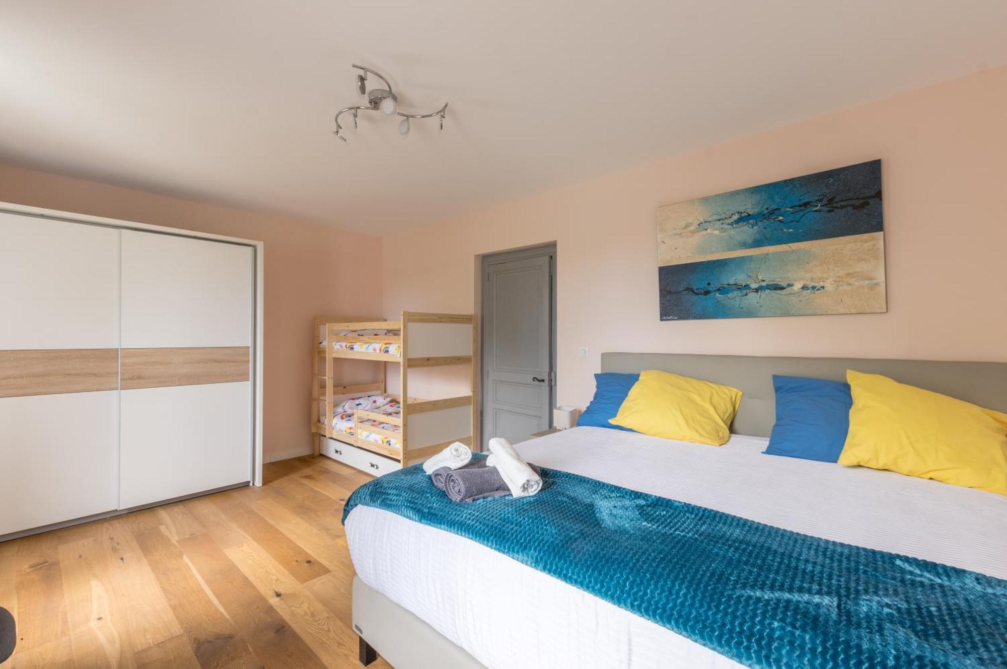 Maison Avec Piscine Location De Vacances Ferme Pedagogique Du Dolmen Le Pouget ภายนอก รูปภาพ